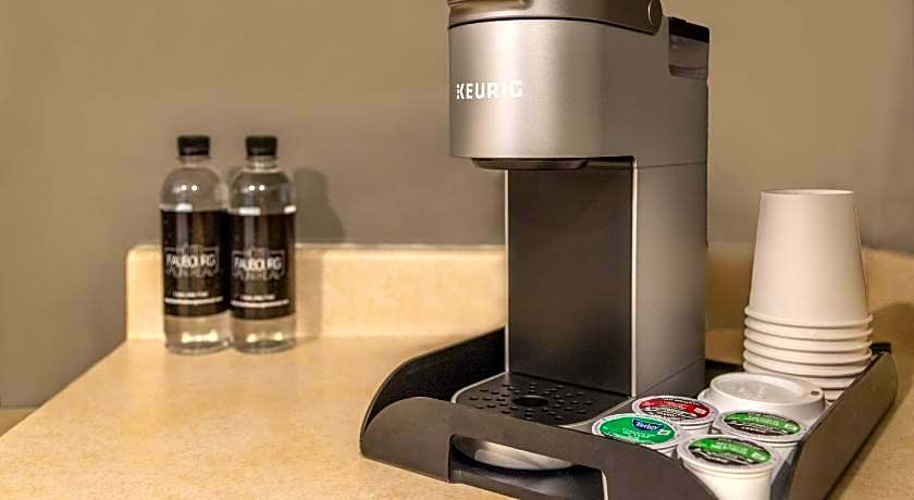 Hotel Faubourg Montreal Centre Ville Downtown