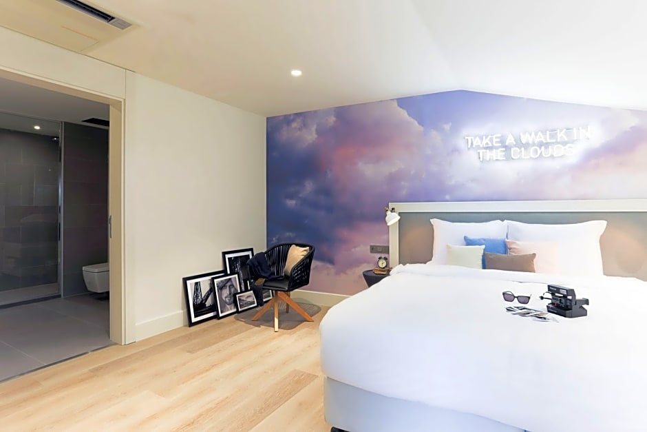 Cloud7 Hotel