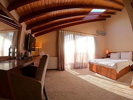 Deluxe Double Room with Bath