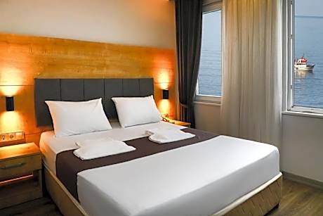 Standard Sea View Room