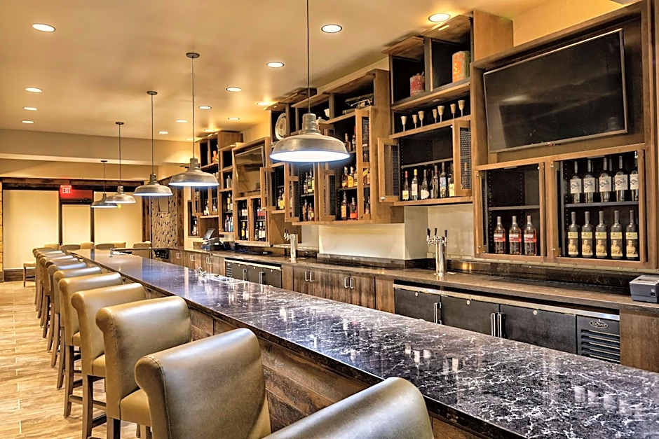 Embassy Suites By Hilton Hotel Tulsa-I-44