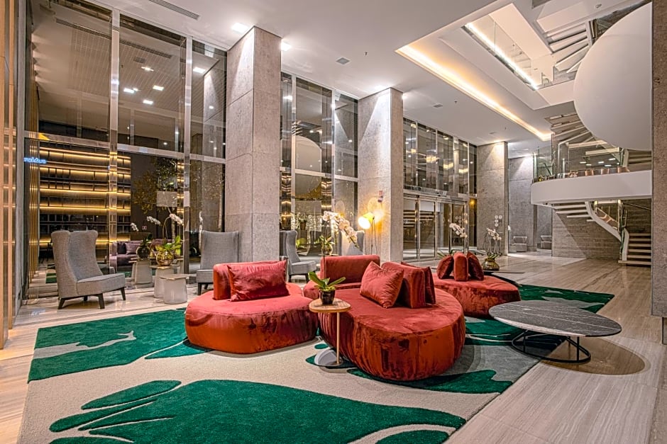 Suryaa Hotel Pinhais, Curio Collection by Hilton