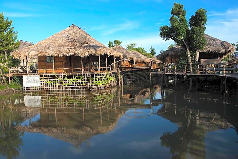 Baan​ Tonlamphu​ Pakpra