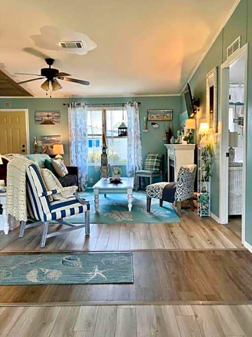 Coastal Imagination Sunny Dayz Oasis
