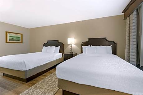 Queen Room with Two Queen Beds - Pet Friendly