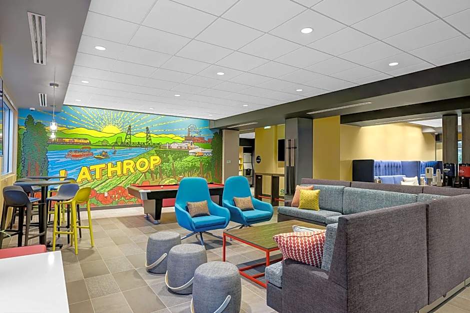 Tru By Hilton Lathrop, CA