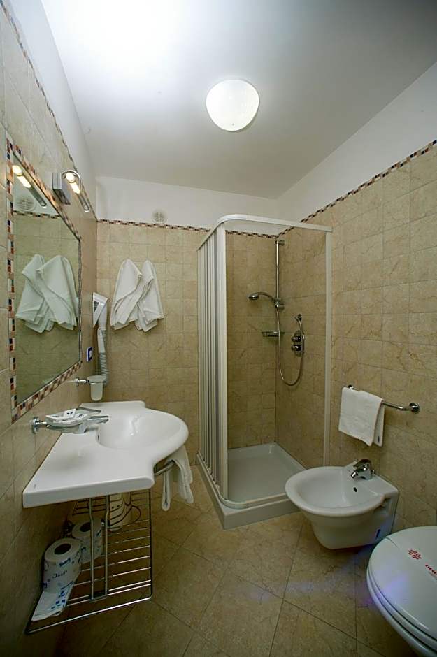Hotel Elisa - Spiaggia Privata Inclusa