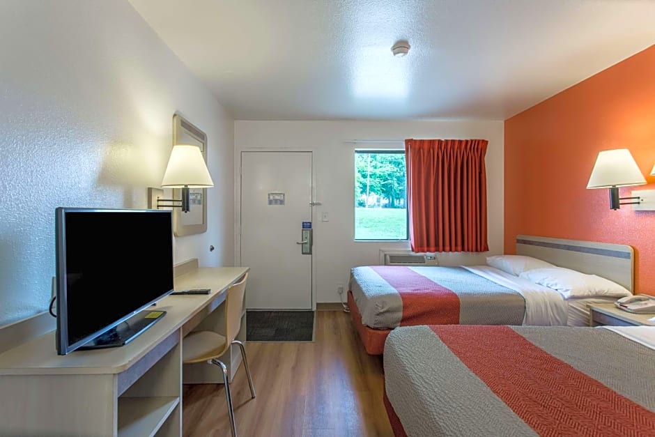 Motel 6 Nashville - Goodlettsville