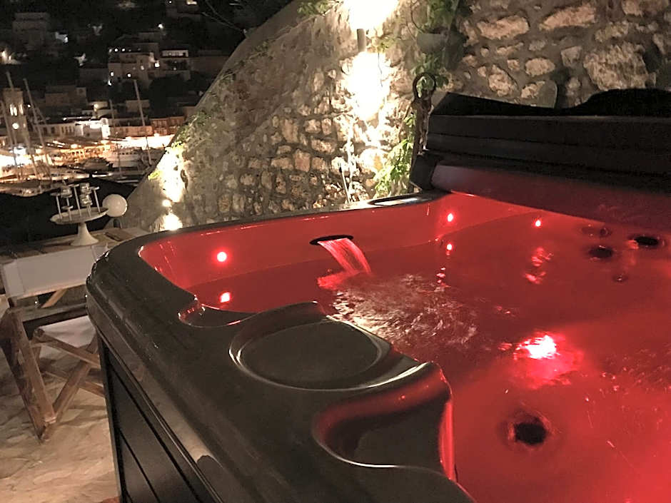 PortaDelMare deluxe suites