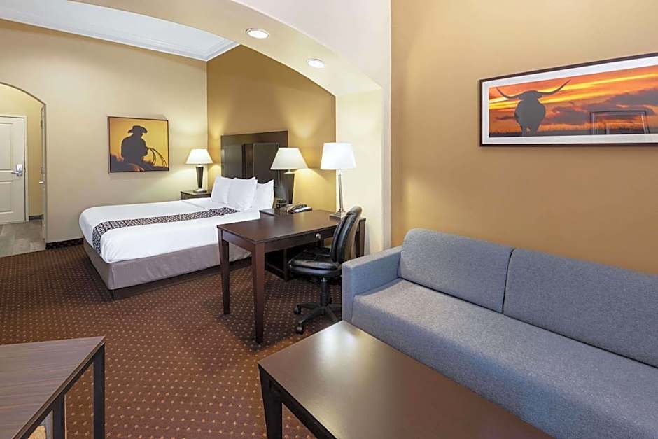 La Quinta Inn & Suites by Wyndham Houston New Caney