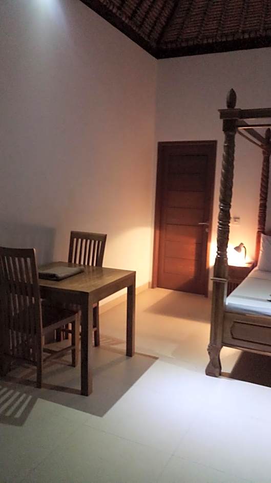 Jemeluk Beach Bungalows