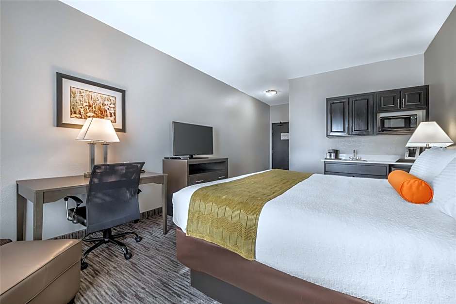 Best Western Plus Liberal Hotel & Suites