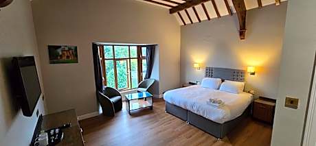 King Suite - Non-Smoking