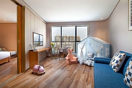 1 King Bed Family Room Non-Smoking