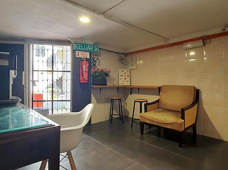 OYO 90997 Hoover Room