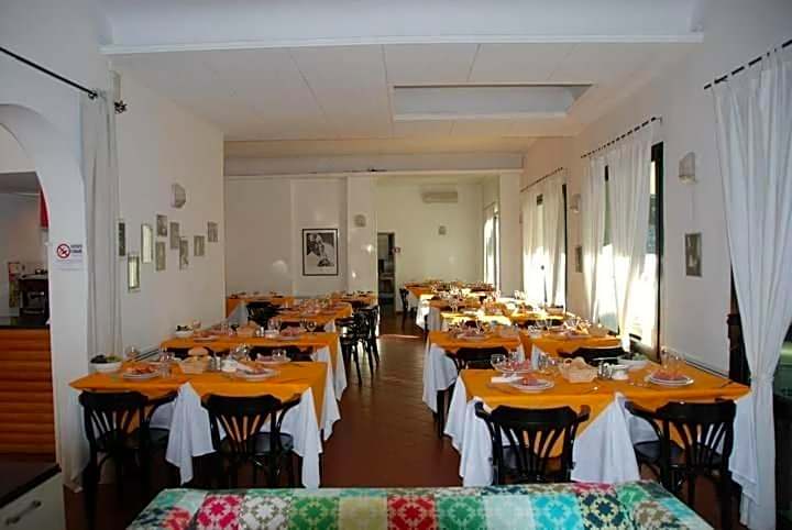 Hotel Annarita-mezza pensione plus- spiaggia inclusa