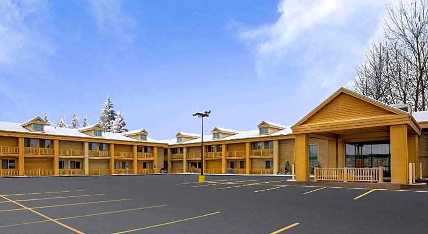 La Quinta Inn & Suites by Wyndham Oshkosh