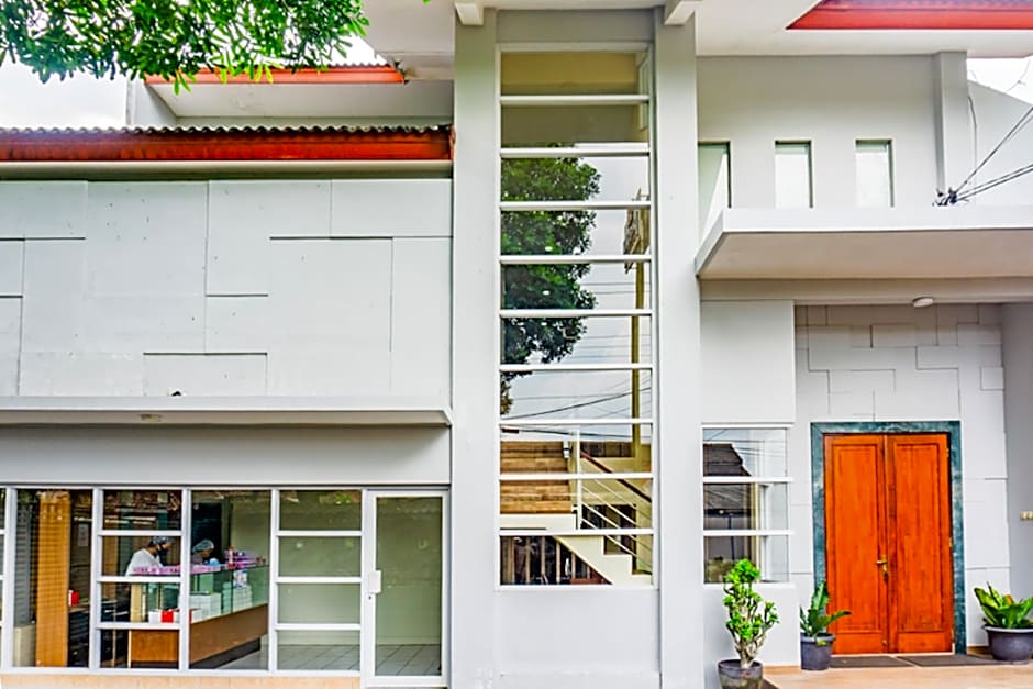 RedDoorz near Jogja City Mall 4