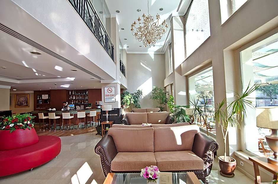 Midas Hotel