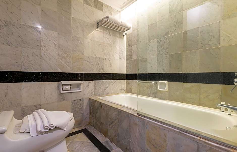 ARTOTEL Suites Aquila - Bandung