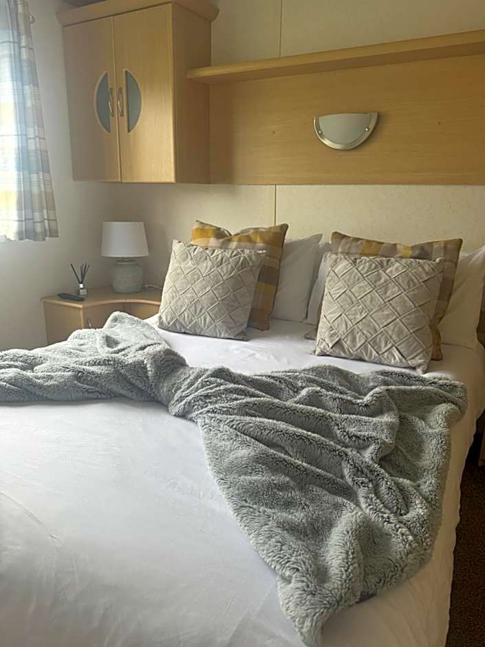 marine getaways caravan hire