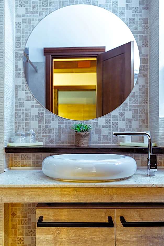 La Strada Boutique Villa