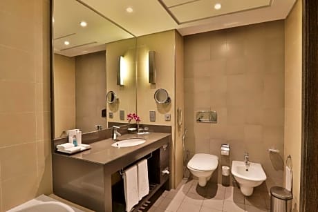 Spacious Room with Balcony - King Bed