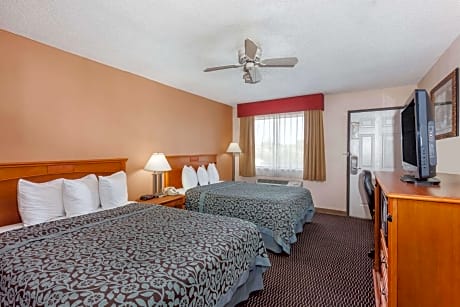 2 queen beds, mobility accessible room, non-smoking