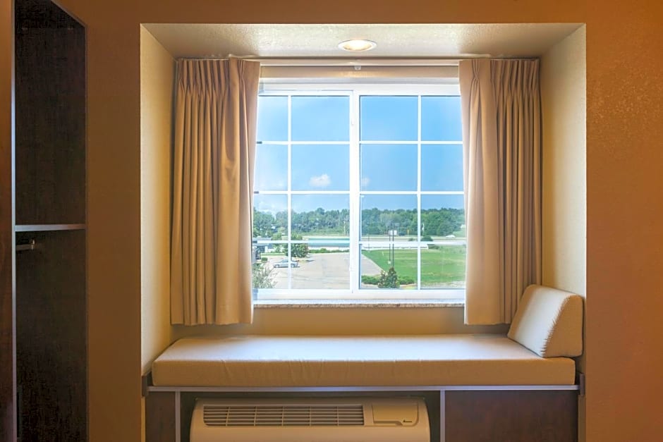 Microtel Inn & Suites by Wyndham Searcy