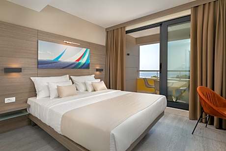 Deluxe Suite with Sea View