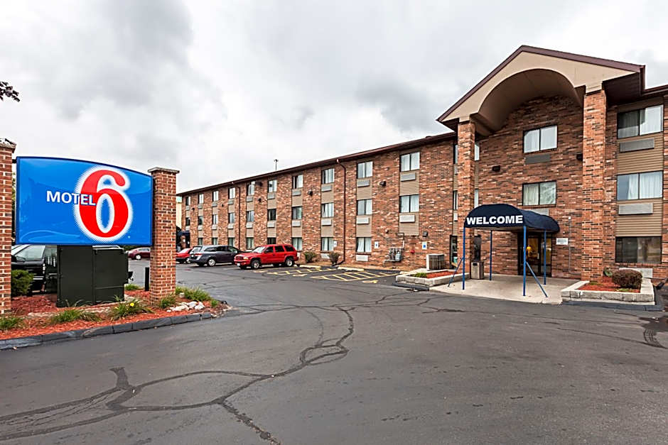 Motel 6-Milwaukee, WI - Glendale