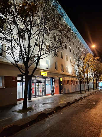 hotelF1 Paris Porte de Montreuil