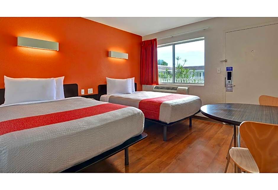 Motel 6 Dania Beach, FL