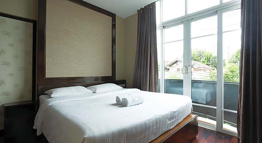 Greenview Ekkamai 10 Suite