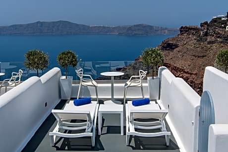 Honeymoon plunge pool