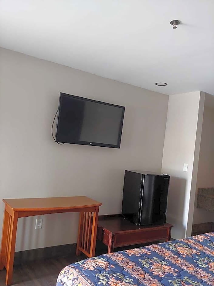 Budgetel Inn & Suites