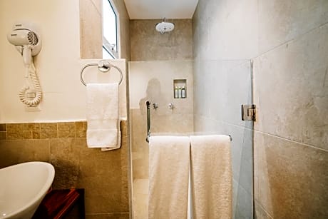Comfort Quadruple Room