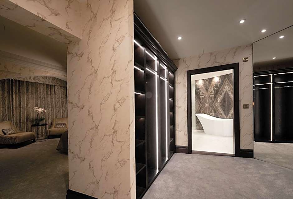 Aldwark Manor Estate