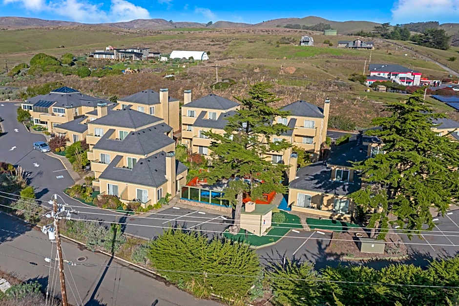 Bodega Coast Inn and Suites