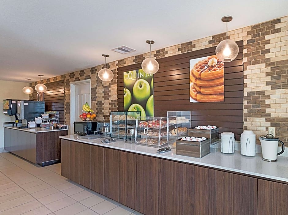 La Quinta Inn & Suites by Wyndham Mathis