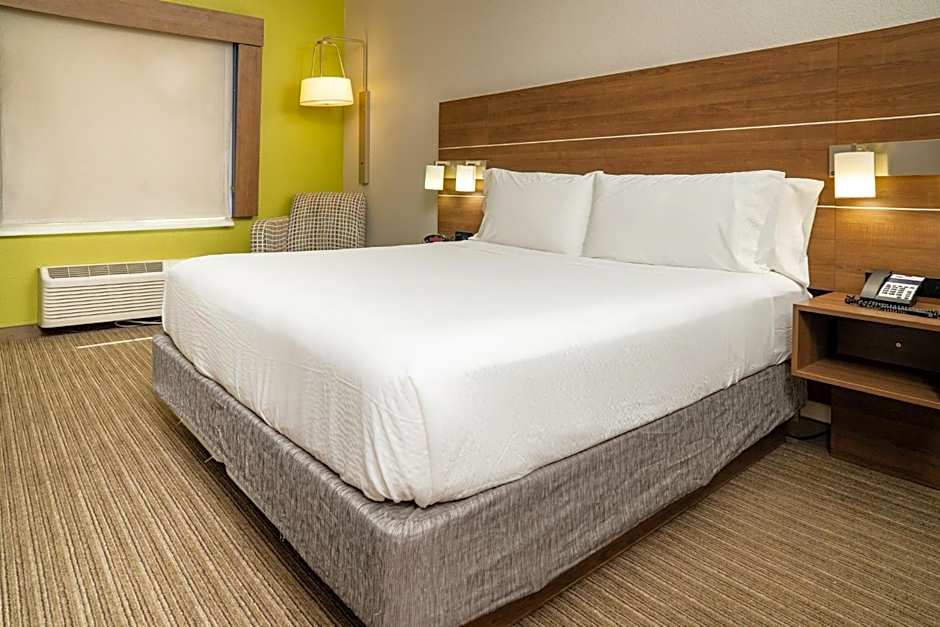 Holiday Inn Express Hotel & Suites Hesperia By IHG