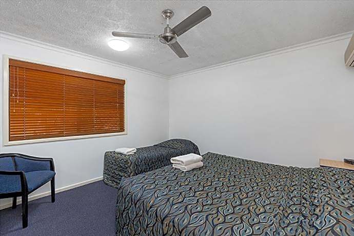 Western Gateway Motel and Apartments