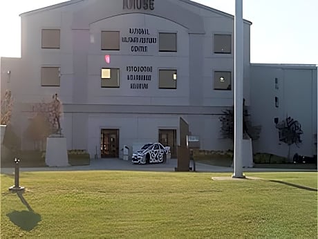 Country Inn & Suites by Radisson, Auburn, IN