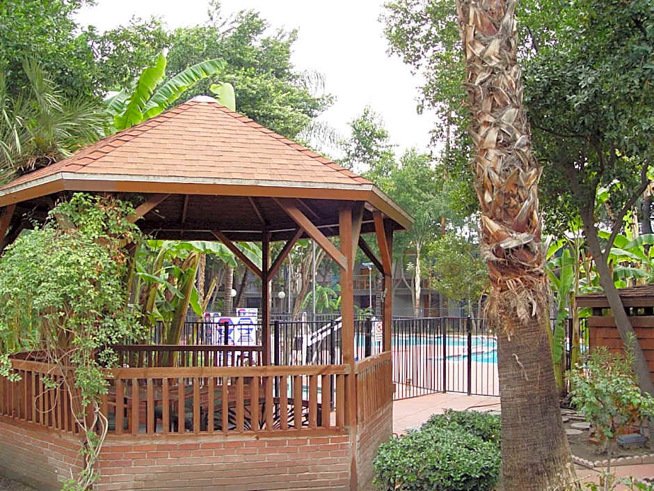 Clarion Hotel Bakersfield North