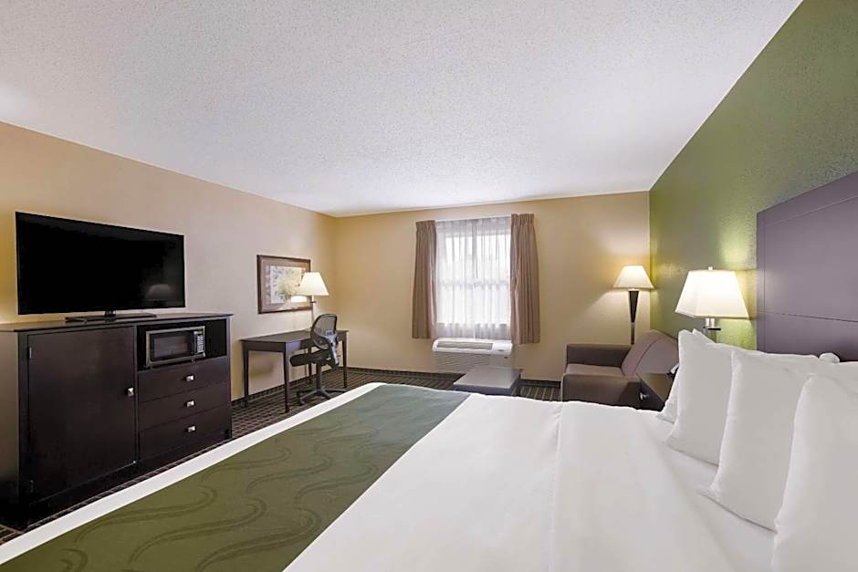 Quality Inn & Suites Big Rapids near University