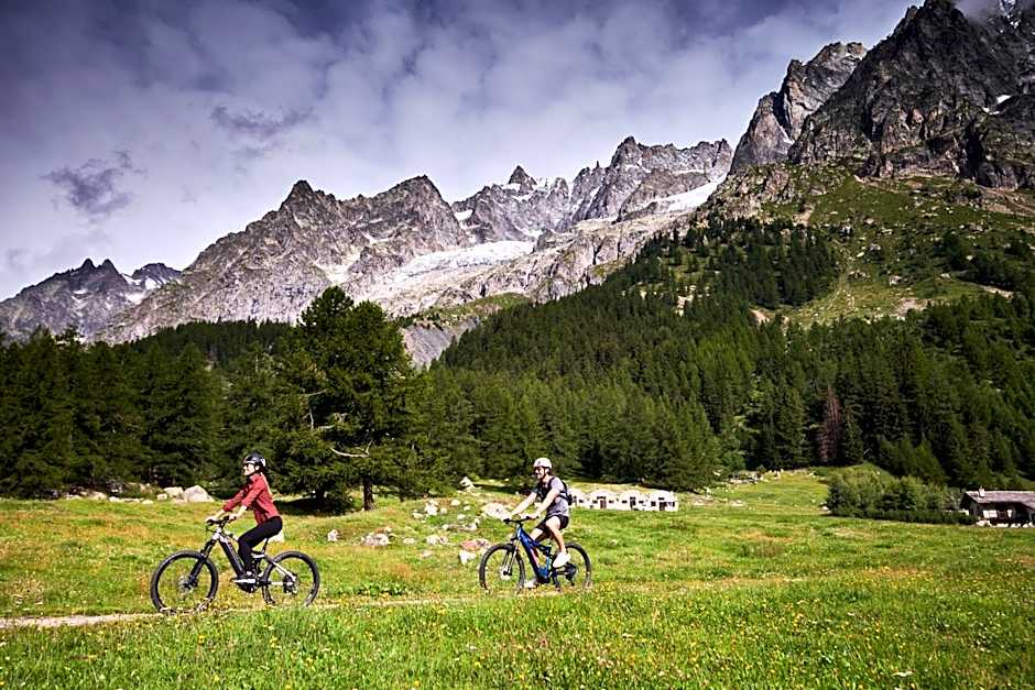 Le Massif Hotel & Lodge Courmayeur The Leading Hotels of the World