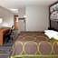 Super 8 by Wyndham Green Bay Near Stadium