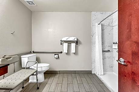Queen Room - Accessible/Nonsmoking