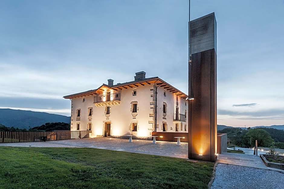 Palacio de Yrisarri by IrriSarri Land