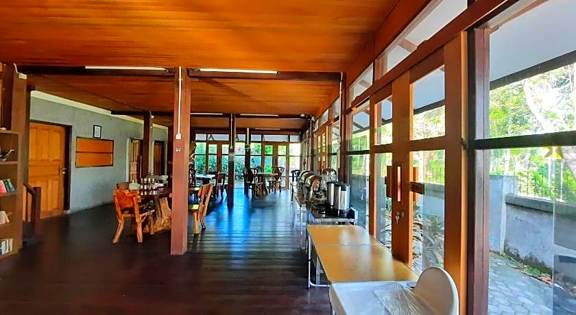 Hotel Besar Bulan Baru